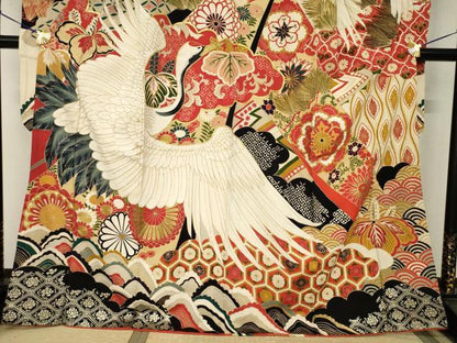 平和屋本店●アンティーク　大正ロマン　振袖　駒刺繍　飛鶴吉祥文　黒地　金彩　正絹　逸品　AABI0790ck