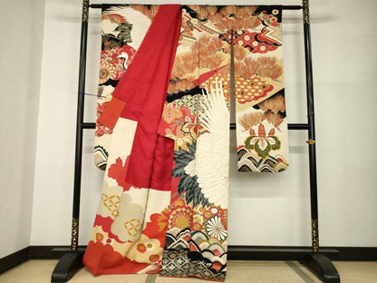 平和屋本店●アンティーク　大正ロマン　振袖　駒刺繍　飛鶴吉祥文　黒地　金彩　正絹　逸品　AABI0790ck