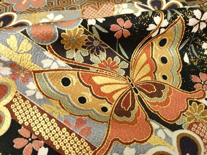 平和屋着物●豪華振袖　刺繍　流水花蝶文　黒地　金彩　正絹　逸品　AABI0826ck