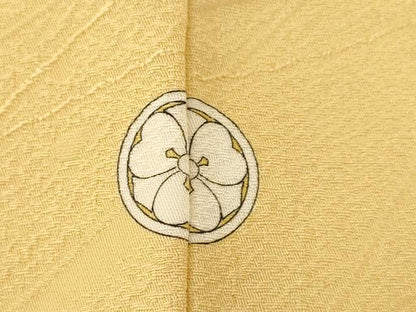 平和屋着物●上質な色無地　箔散らし花地紋　玉蜀黍色　正絹　逸品　AABI0837ck