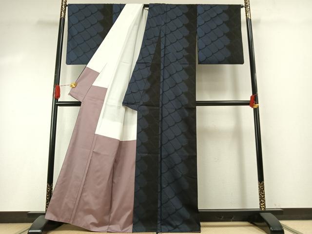 平和屋着物●本場大島紬　カタス9マルキ　瓦文　正絹　逸品　AABI1237fy