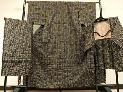 平和屋着物●本場大島紬　龍郷絣　秋名バラ　アンサンブル　反端付き　正絹　逸品　AABI1301fy