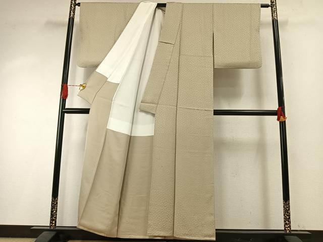 平和屋着物●上質な色無地　万雄彩　絞り　花尽くし地紋　練色　反端付き　正絹　逸品　AABI1441fy