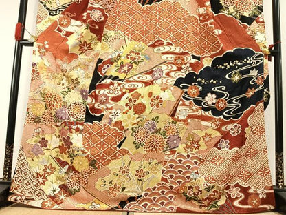 平和屋着物●豪華振袖　駒刺繍　草花文　金彩　正絹　逸品　未使用　AABI1493fy