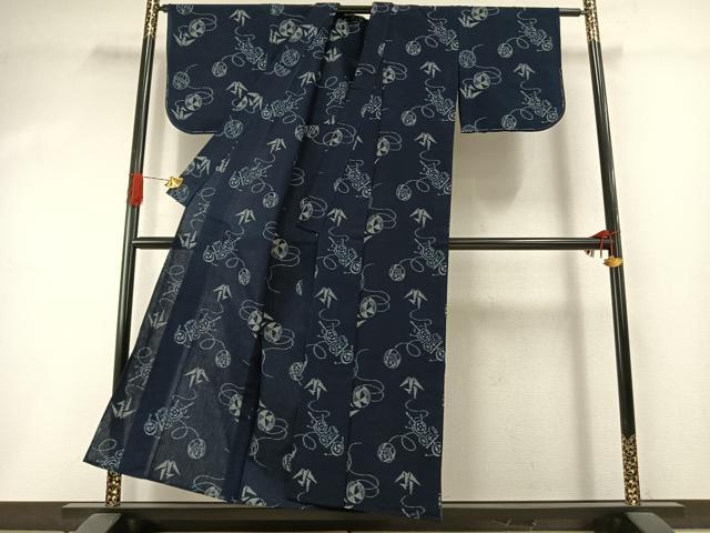 平和屋着物●久留米絣　単衣　折鶴　毬　でんでん太鼓　反端付き　綿　逸品　未使用　AABI1593fy
