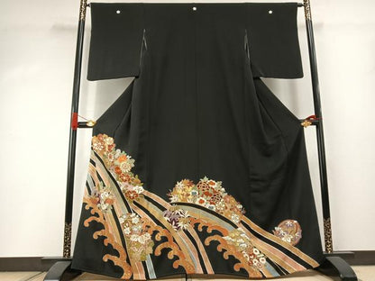 平和屋着物●創業460年・千總　黒留袖　駒刺繍　草花文　金彩　正絹　逸品　未使用　AABI1602fy