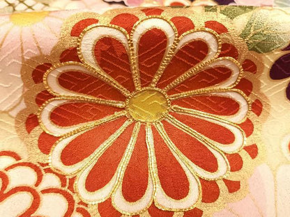 平和屋着物●豪華振袖　駒刺繍　草花文　金彩　正絹　逸品　AABI1612fy
