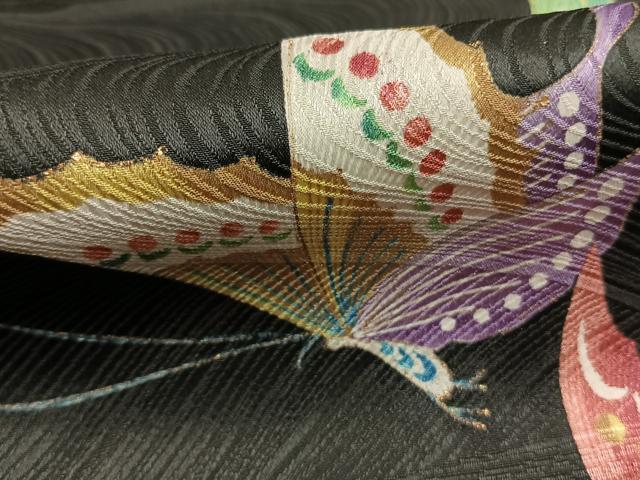 平和屋着物●上質な小紋　舞蝶文　黒地　金彩　正絹　逸品　AABI1632fy