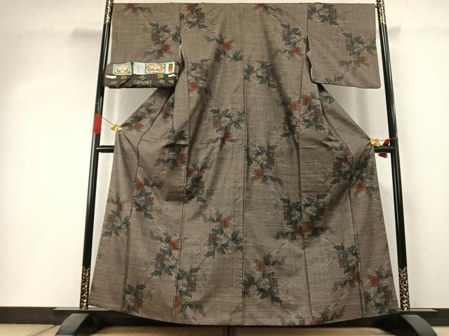 平和屋着物●本場大島紬　カタス7マルキ　純泥染　枝花文　高橋一郎絹織物謹製　証紙付き　正絹　逸品　AABI1659fy