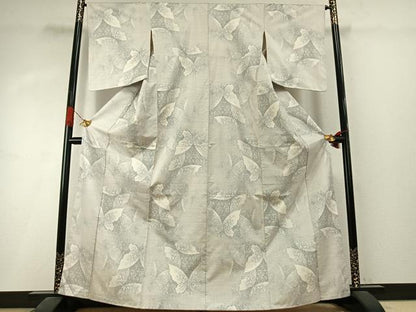 平和屋着物●本場大島紬　白大島　カタス9マルキ　舞蝶文　正絹　逸品　未使用　AABI1675fy