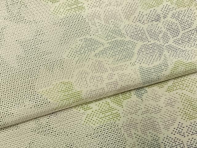平和屋着物●本場大島紬　白大島　130亀甲　草花文　正絹　逸品　AABI1693fy
