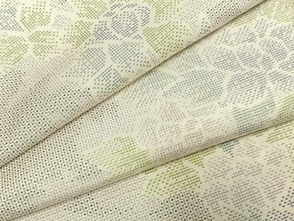 平和屋着物●本場大島紬　白大島　130亀甲　草花文　正絹　逸品　AABI1693fy