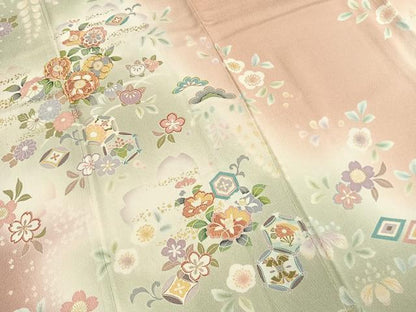 平和屋着物●訪問着　駒刺繍　草花文　暈し染め　金彩　三越扱い　正絹　逸品　AABI1696fy