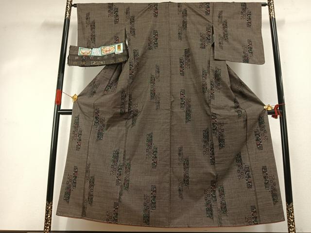 平和屋着物●本場大島紬　カタス9マルキ　純泥染　草花文　酒井織物謹製　証紙付き　正絹　逸品　未使用　AABI1713fy