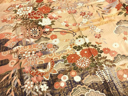 平和屋着物●豪華振袖　駒刺繍　花蝶文　暈し染め　金彩　仮絵羽　逸品　未使用　AABI1810fy