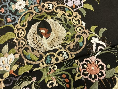 平和屋着物●豪華黒留袖　作家物　総刺繍　蘇州刺繍　花鳥文　金糸　さが美扱い　正絹　逸品　AABI1819fy