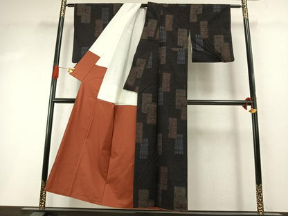 平和屋着物●本場結城紬　重要無形文化財　100亀甲　色紙重ね文　正絹　逸品　AABI1823fy