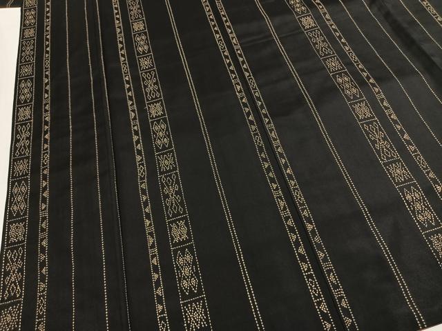 平和屋着物●本場大島紬　刺子　刺繍　幾何学文様　黒地　正絹　逸品　AABI1837fy