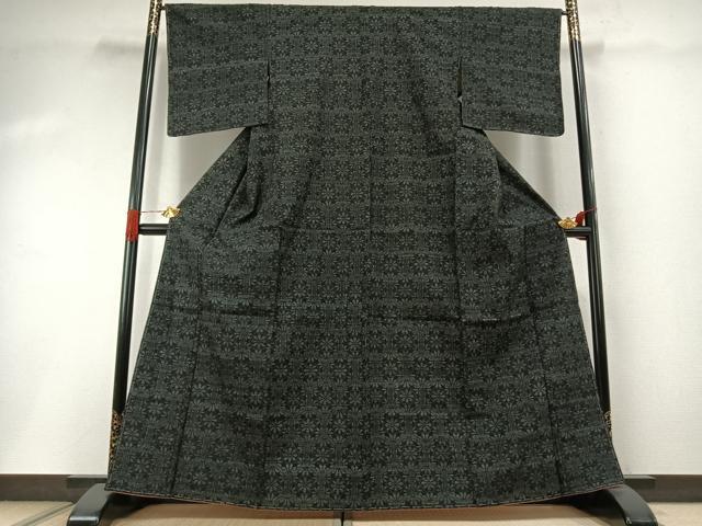 平和屋着物●本場結城紬　重要無形文化財　100亀甲　亀甲花文　正絹　逸品　未使用　AABI1880fy