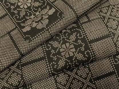 平和屋着物●本場大島紬　一元絣　色紙花文　正絹　逸品　未使用　AABI1919fy