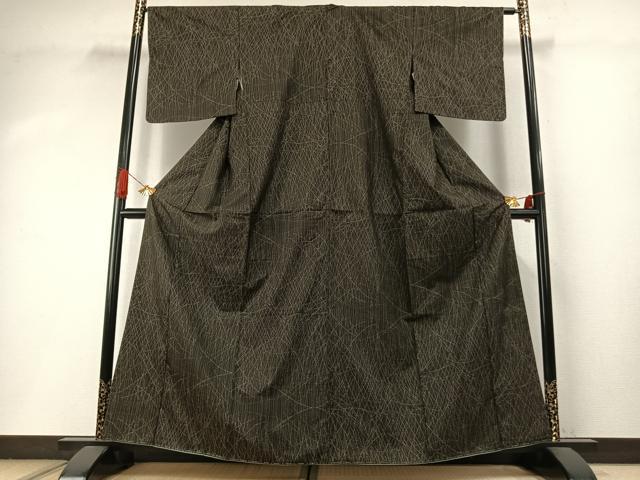 平和屋着物●本場大島紬　一元7マルキ　幾何学文様　黒地　正絹　逸品　未使用　AABI1966fy