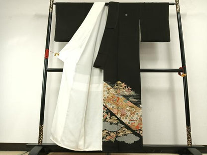 平和屋着物●豪華黒留袖　友禅　駒刺繍　風景地紙花文　金彩　正絹　逸品　AABI1982fy