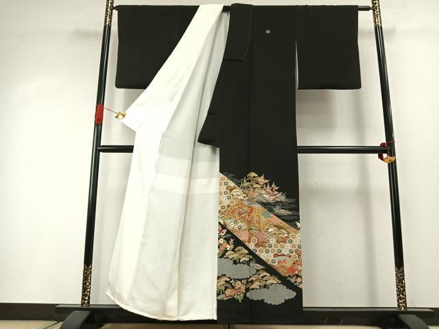 平和屋着物●豪華黒留袖　友禅　駒刺繍　風景地紙花文　金彩　正絹　逸品　AABI1982fy