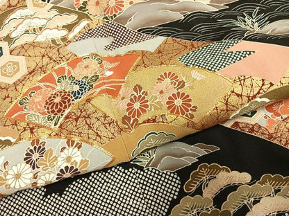 平和屋着物●豪華黒留袖　友禅　駒刺繍　風景地紙花文　金彩　正絹　逸品　AABI1982fy