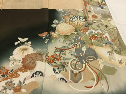 平和屋着物●アンティーク　大正ロマン　黒留袖　両褄　駒刺繍　扇面花文　暈し染め　正絹　逸品　AABI1999fy