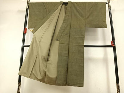 平和屋着物●男性　本場結城紬　重要無形文化財　アンサンブル　霞文　証紙付き　正絹　逸品　AABI2037fy