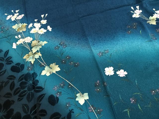 平和屋着物●豪華振袖　刺繍　草花文　暈し染め　金銀彩　銀糸　やまと誂製　正絹　逸品　AABI2061fy