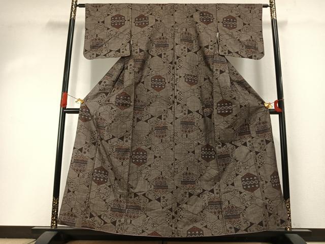 平和屋着物●本場大島紬　カタス9マルキ　亀甲文　正絹　逸品　AABI2064fy