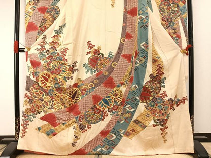 平和屋着物●豪華振袖　駒刺繍　草花文　金彩　正絹　逸品　AABI2071fy