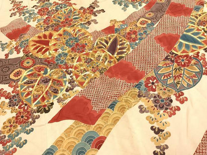 平和屋着物●豪華振袖　駒刺繍　草花文　金彩　正絹　逸品　AABI2071fy