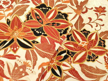 平和屋着物●豪華振袖　駒刺繍　花唐草文　金彩　正絹　逸品　AABI2432ck