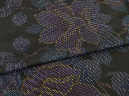 平和屋着物●本場大島紬　一元7マルキ　枝花文　黒地　正絹　逸品　AABI2443ck