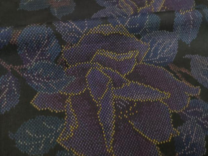 平和屋着物●本場大島紬　一元7マルキ　枝花文　黒地　正絹　逸品　AABI2443ck