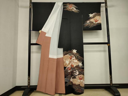 平和屋着物●十日町老舗ブランド　吉澤友禅　吾妻徳穂　訪問着　駒刺繍　立波橘文　黒地　金彩　正絹　逸品　AABI2453ck