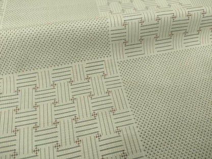 平和屋着物●本場大島紬　カタス7マルキ　市松文　秋名バラ柄　ロング丈　正絹　逸品　AABI2460ck