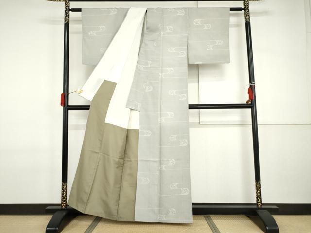平和屋着物●本塩沢　110亀甲　草花文　正絹　逸品　AABI2506cs