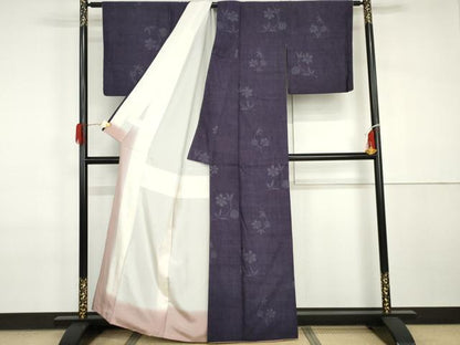 平和屋着物●結城紬　100亀甲　飛び亀甲　枝花丸文　黒紅色地　正絹　逸品　AABI2519cs