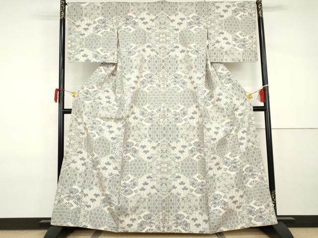 平和屋着物●本場大島紬　白大島　一元7マルキ　総絣　亀甲花蝶文　正絹　逸品　AABI2521cs