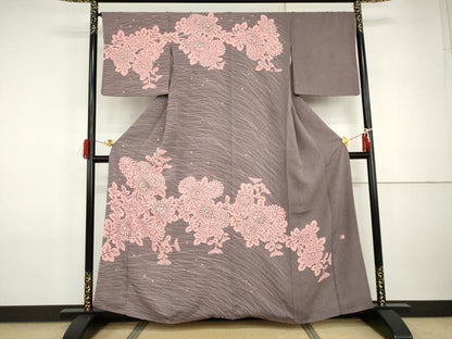 平和屋着物●人間国宝・羽田登喜男 　訪問着　駒刺繍　枝花文　菊　銀糸　正絹　逸品　AABI2542cs
