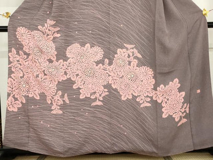 平和屋着物●人間国宝・羽田登喜男 　訪問着　駒刺繍　枝花文　菊　銀糸　正絹　逸品　AABI2542cs