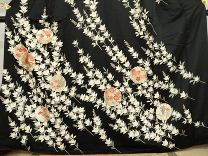 平和屋着物●訪問着　雪輪枝花文　黒地　金彩　やまと誂製　正絹　逸品　AABI2549cs