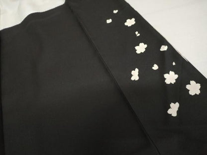 平和屋着物●豪華振袖　夜桜　舞蝶文　黒地　金銀彩　正絹　逸品　AABI2582cs
