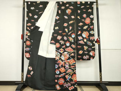平和屋着物●豪華振袖　友禅　駒刺繍　吉祥宝尽くし　黒地　金彩　正絹　逸品　AABI2609cs