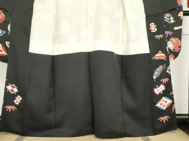 平和屋着物●豪華振袖　友禅　駒刺繍　吉祥宝尽くし　黒地　金彩　正絹　逸品　AABI2609cs