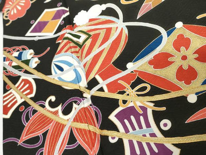 平和屋着物●豪華振袖　友禅　駒刺繍　吉祥宝尽くし　黒地　金彩　正絹　逸品　AABI2609cs