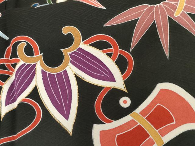 平和屋着物●豪華振袖　友禅　駒刺繍　吉祥宝尽くし　黒地　金彩　正絹　逸品　AABI2609cs
